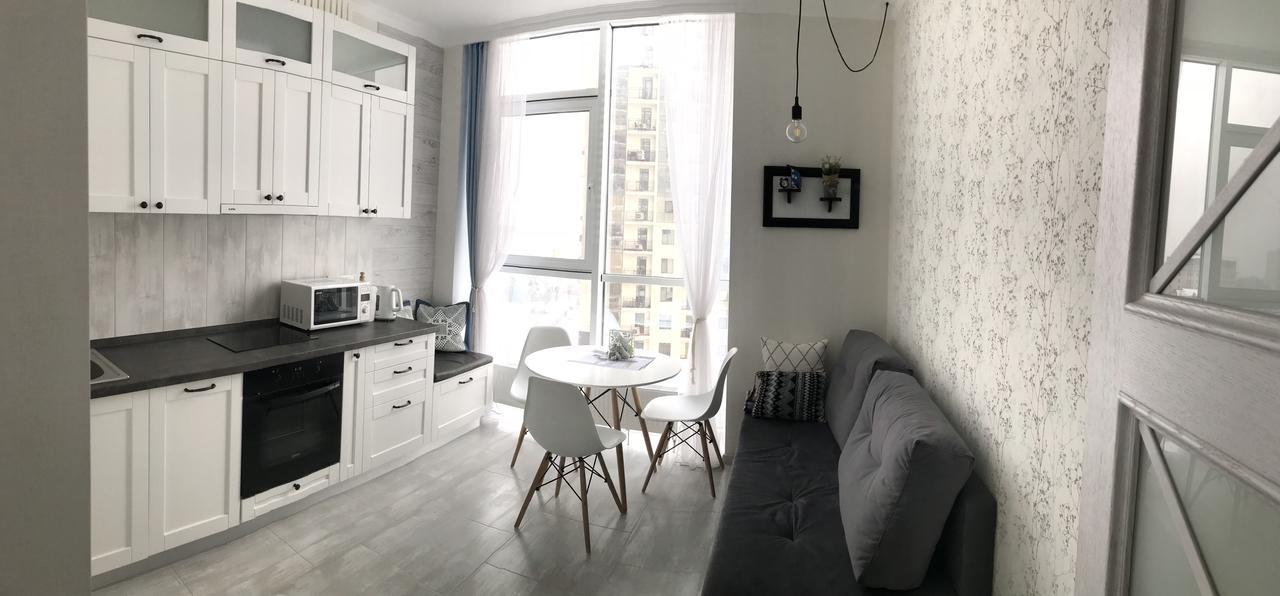 Bright Apartment In Arkadia Одесса Экстерьер фото