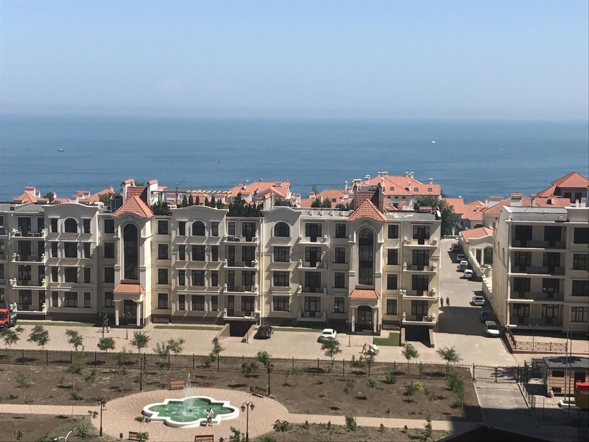 Bright Apartment In Arkadia Одесса Экстерьер фото